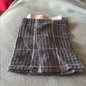 AVA Gray Textured Kitchen 2Towels nwot